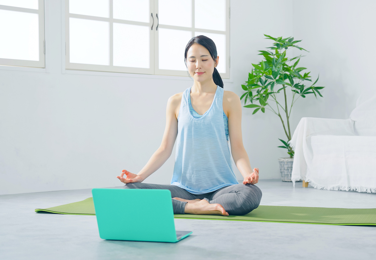 ディヴァイン瞑想女性